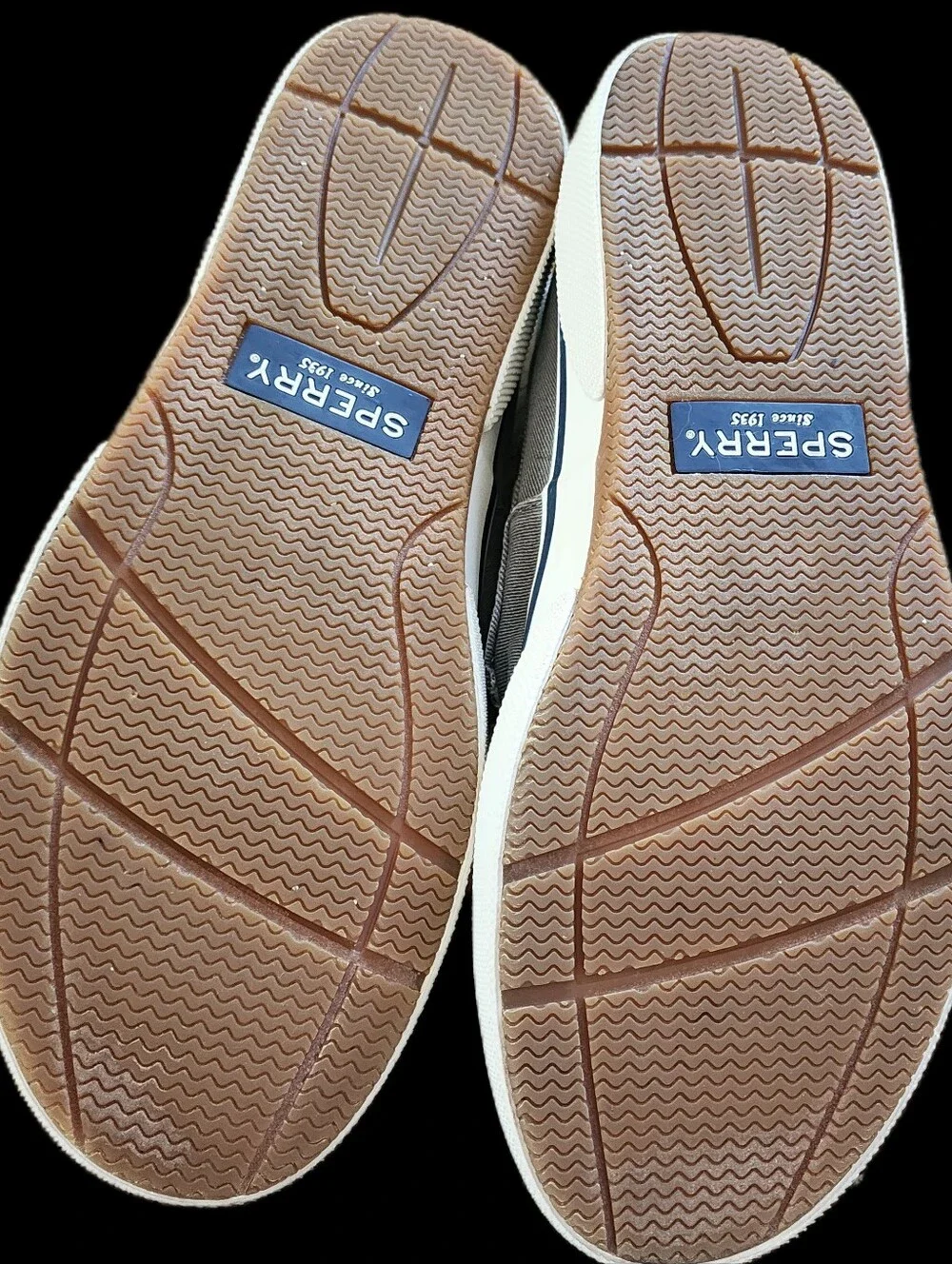 Sperry Top Siders 2 Eyelet Halyard Boat Shoes Size 9